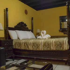 Del Hermano Pedro Hotel